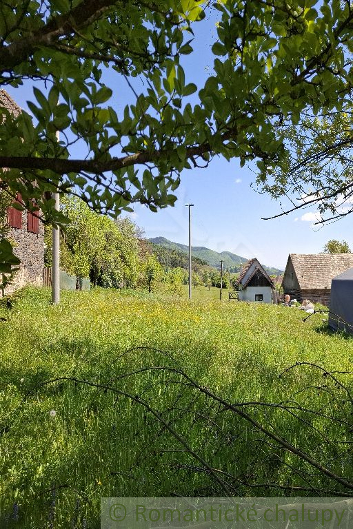 Pokoj, príroda a výhľady – útulná chalúpka v srdci Podpoľa