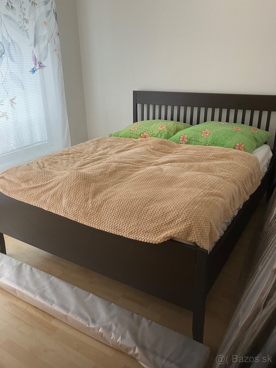 Predám manželskú posteľ IKEA