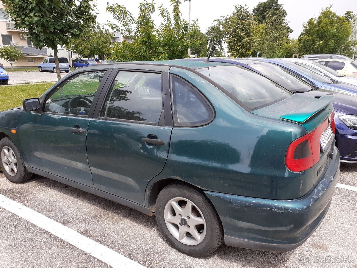 Seat Cordoba 1,4 benzín, 44 kw, r.v. 1996