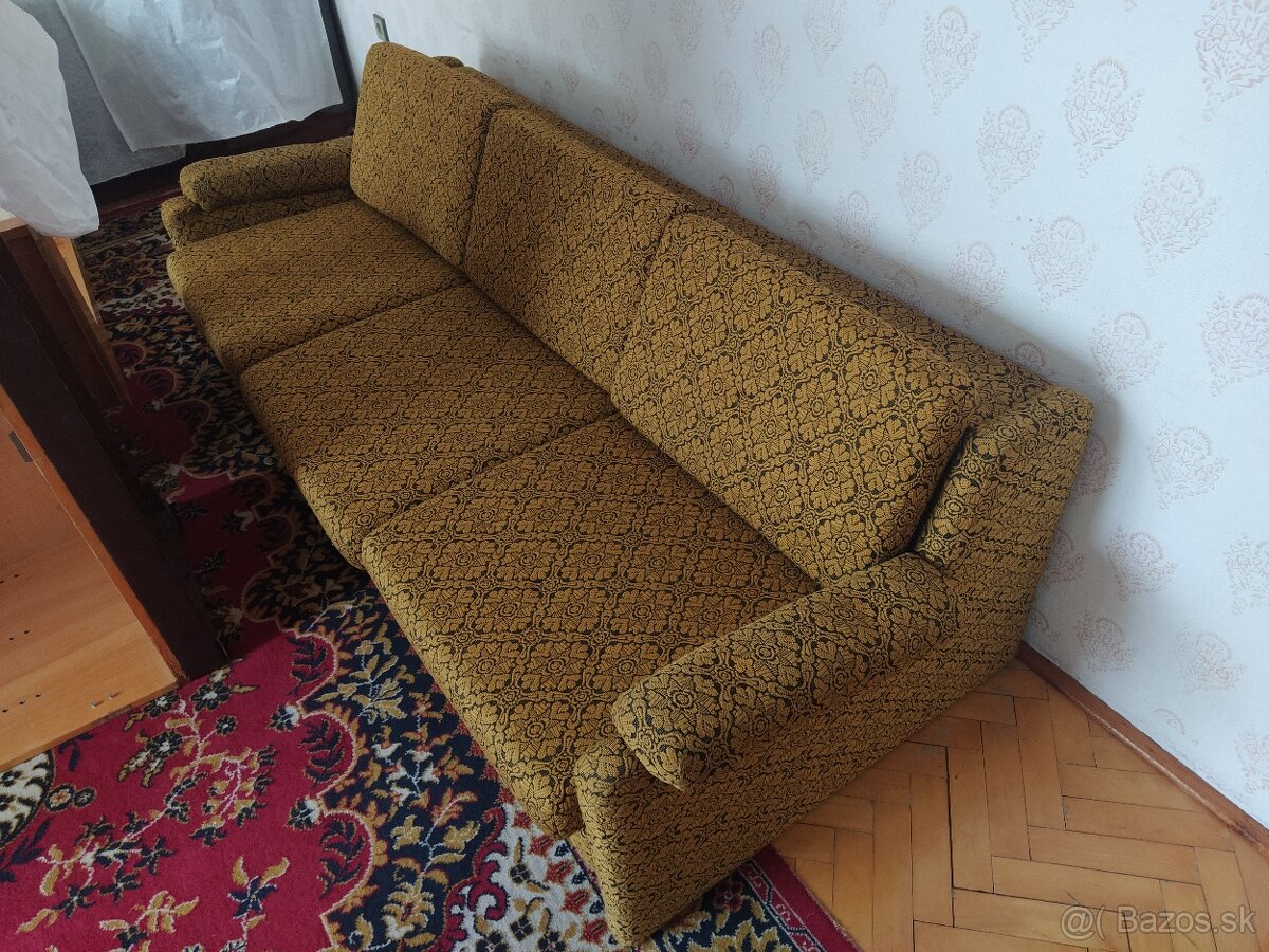 VÁLENDA / GAUČ A DVE KRESLÁ