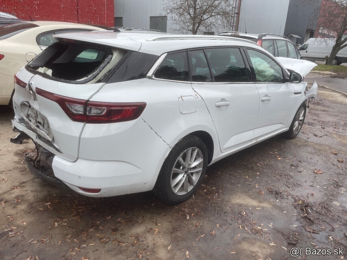 Rozpredam Renault Megane IV 4 1.6 84kw H4M