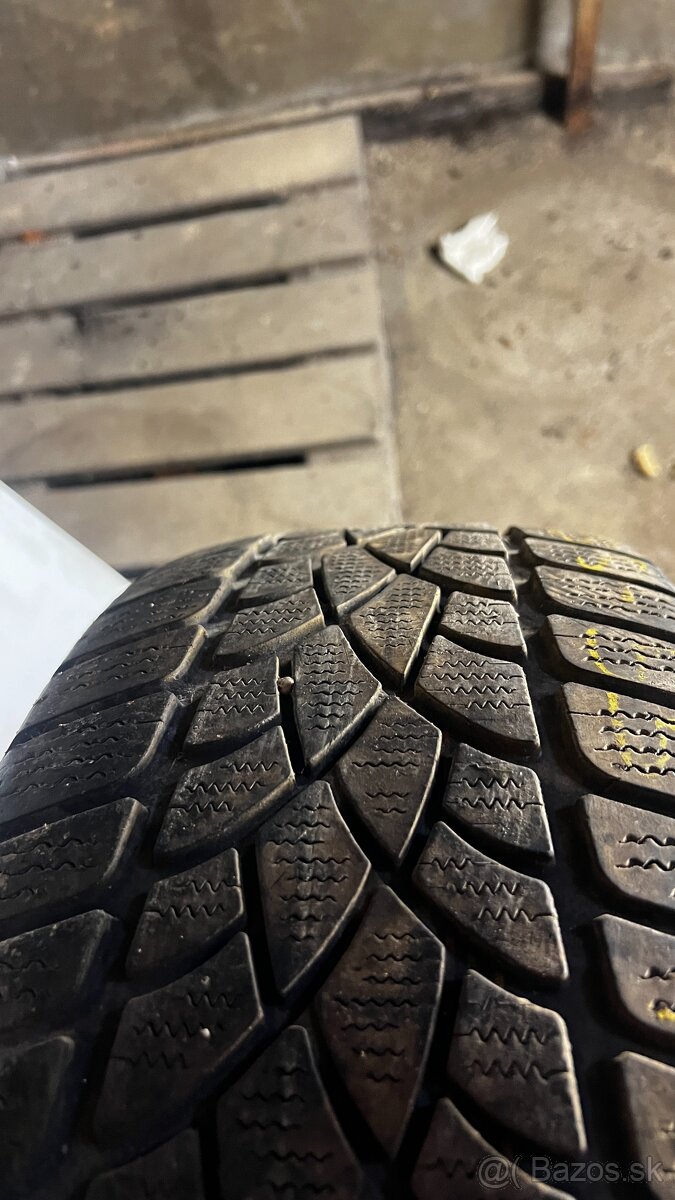 3.Dunlop SP Winter Sport 3D 235/55 R18