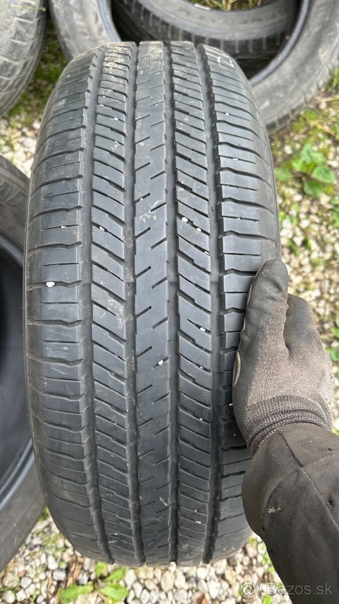 Yokohama geolander 225/60 r17 celoročne suv