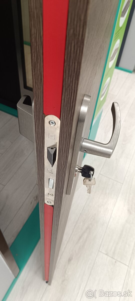 Predám lacno vchodové akustické dvere