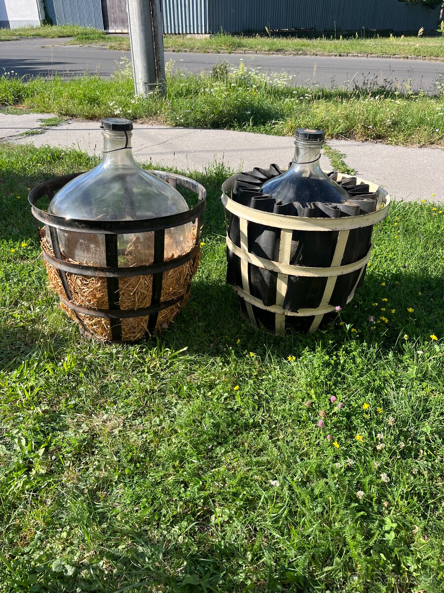 Demižon s košom