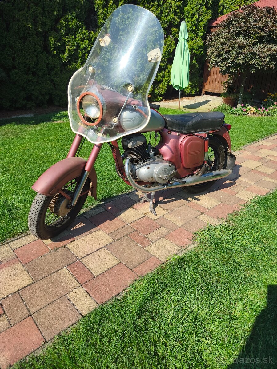 Jawa 250 559 automatic