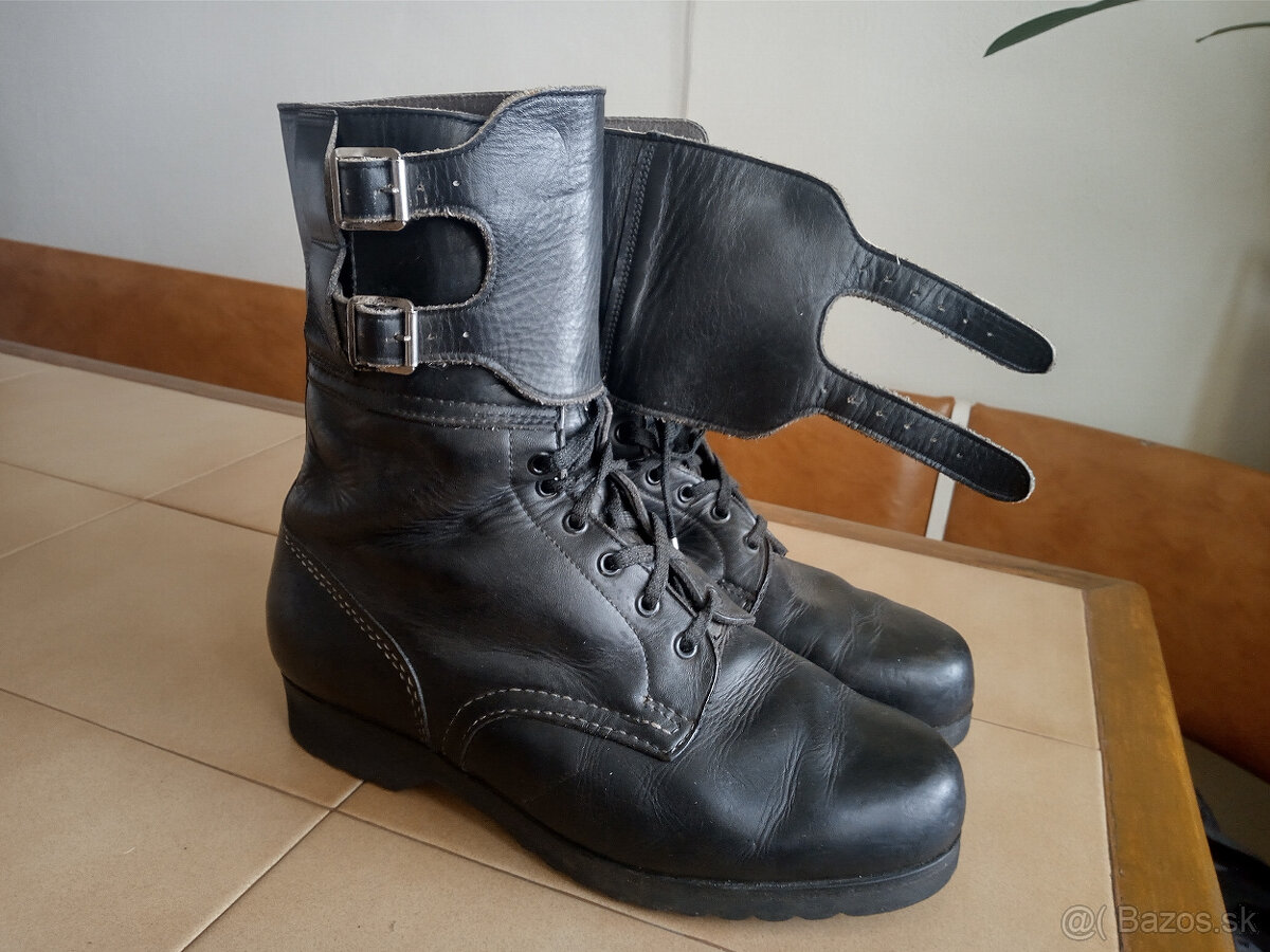 Panske vojenske kozene kanady SVIT vz.60.