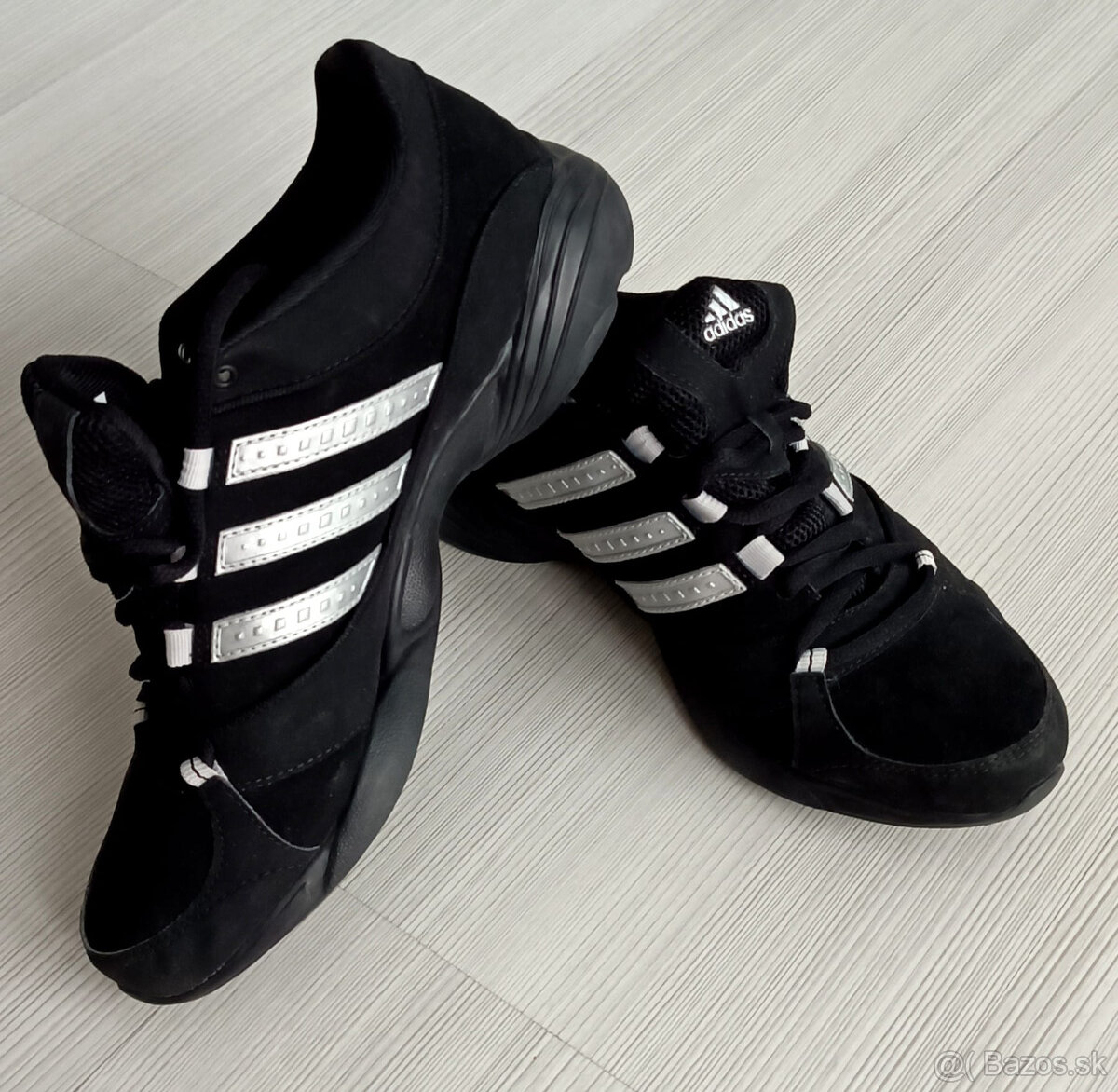 Predám dámske halové tenisky