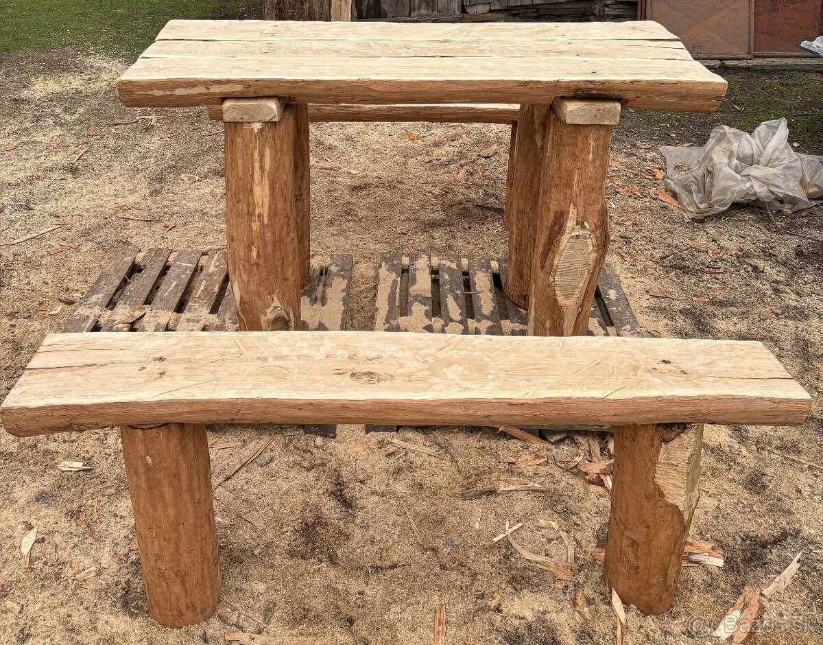 Dubový stôl z masívu