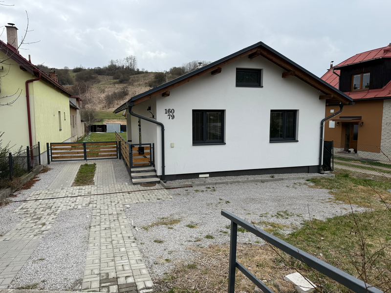 Novostavba murovaného rodinného domu Nižný Sliač