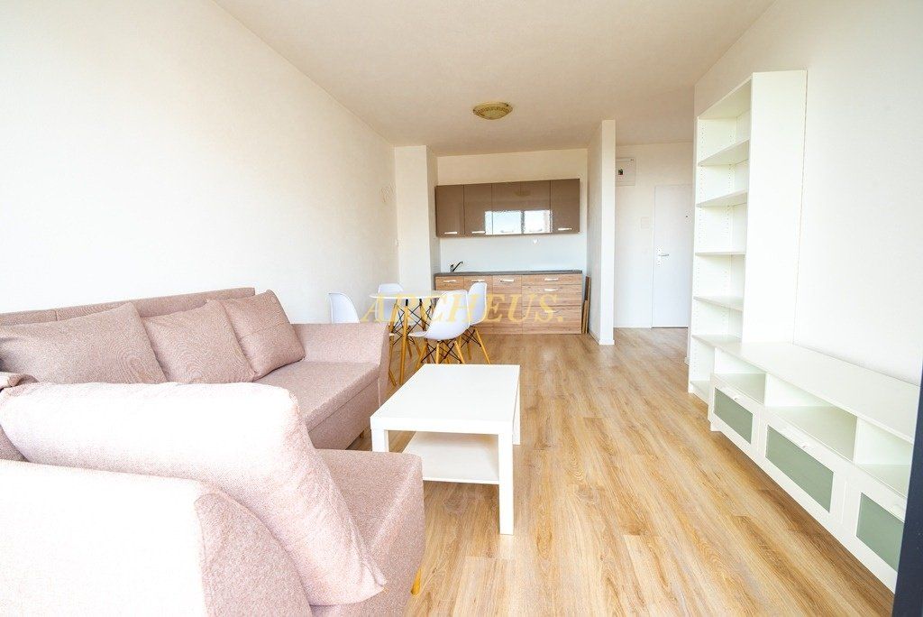 Prenájom 2 izb. novostavba,Zelené Dvory, parkovanie , balkon