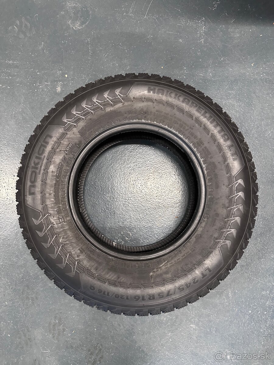 zimné pneu NOKIAN NAKKAPELIITTA LT2 245/75 R16