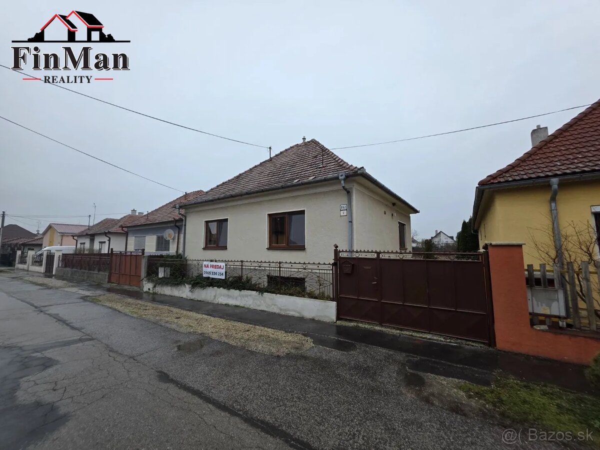 Exkluzívne na predaj priestranný rodinný dom Veľké Úľany