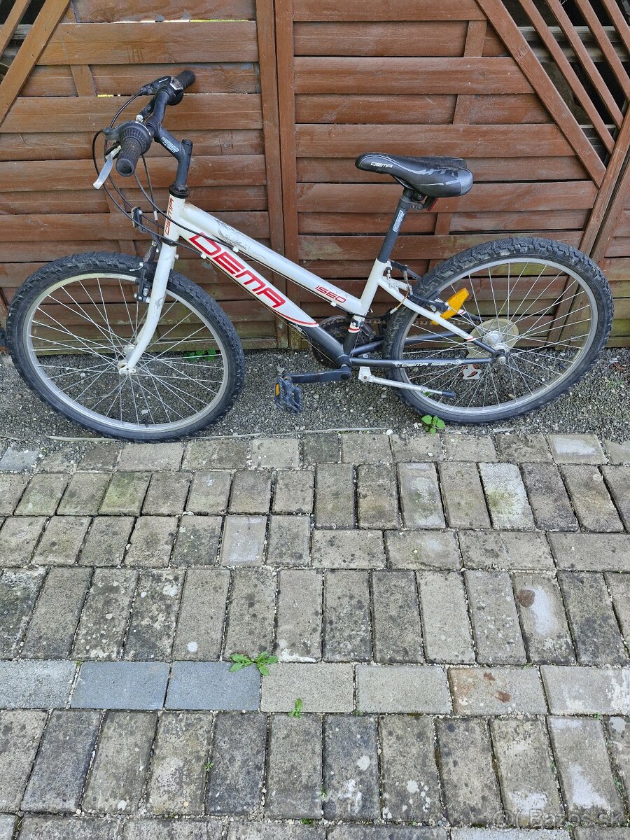 Predám dievčenský bicykel