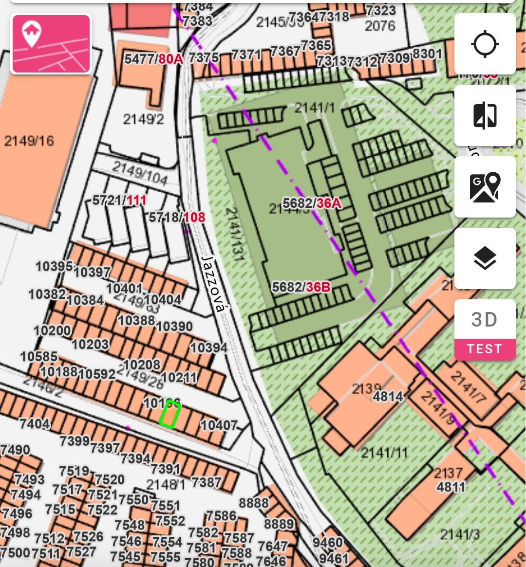 Garáž na sídlisku Zapad za bytovkou Ursus