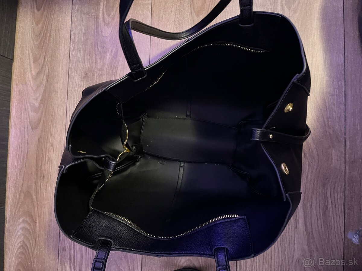 Predám elegantnú koženú kabelku Enrico Coveri
