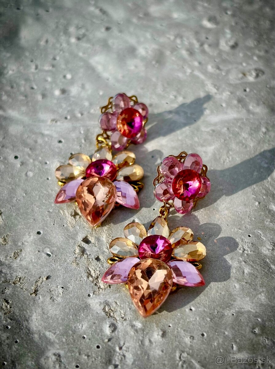 Vysiace nausnice kvietky