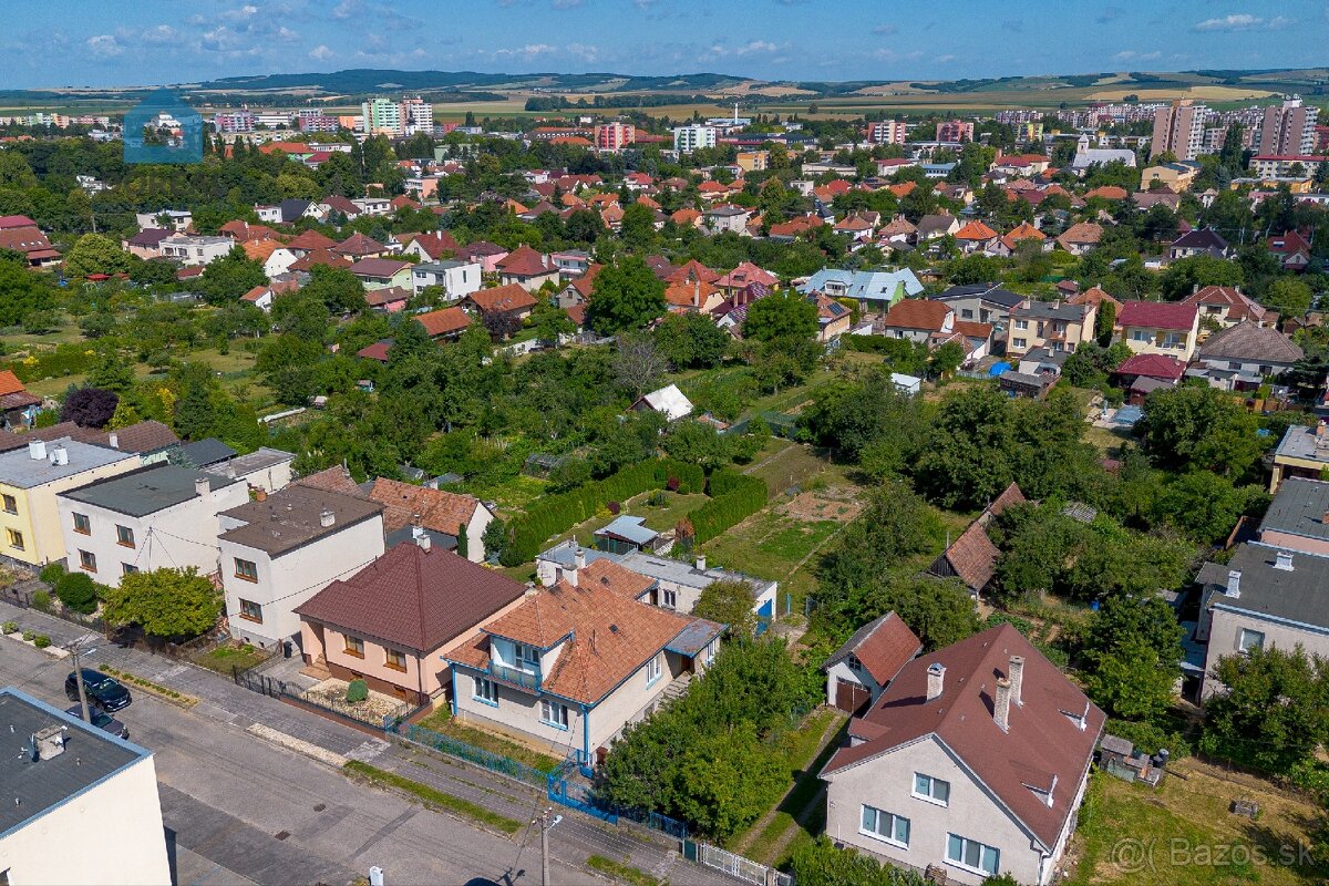 RODINNÝ DOM S POZEMKOM 1506m² • M. Nešpora • Senica