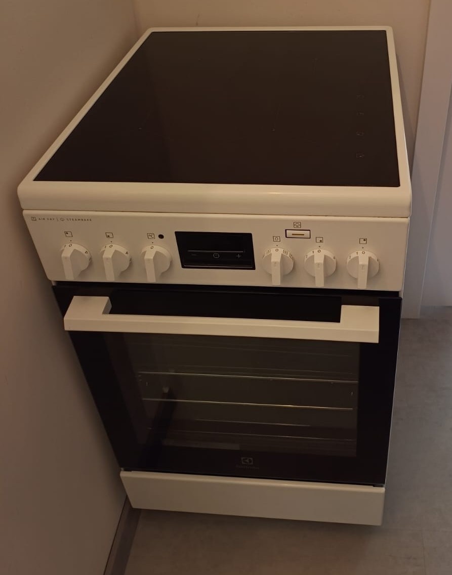 Predám sporák Elektrolux s indukčnou doskou