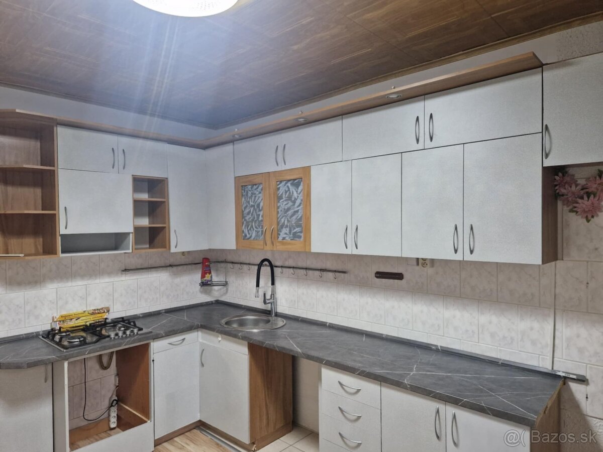 Hľadáte byt pre väčšiu rodinku, ponúkam 4 izbový byt