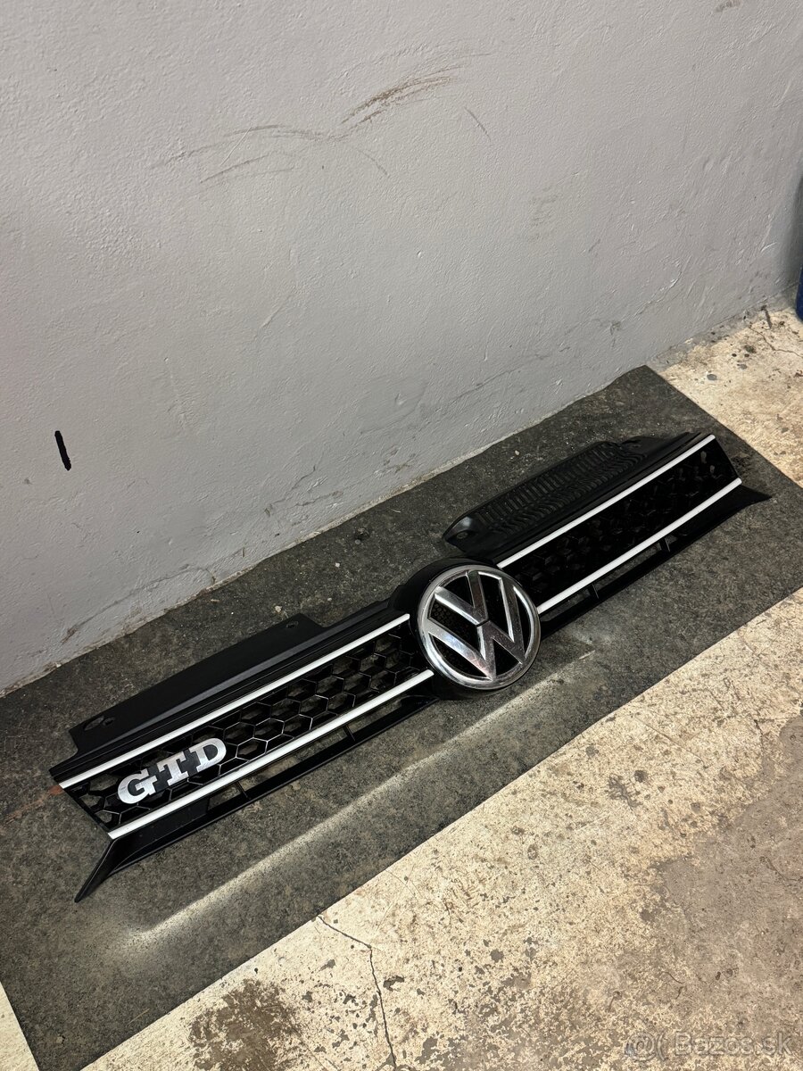 VW Golf 6 GTD Maska