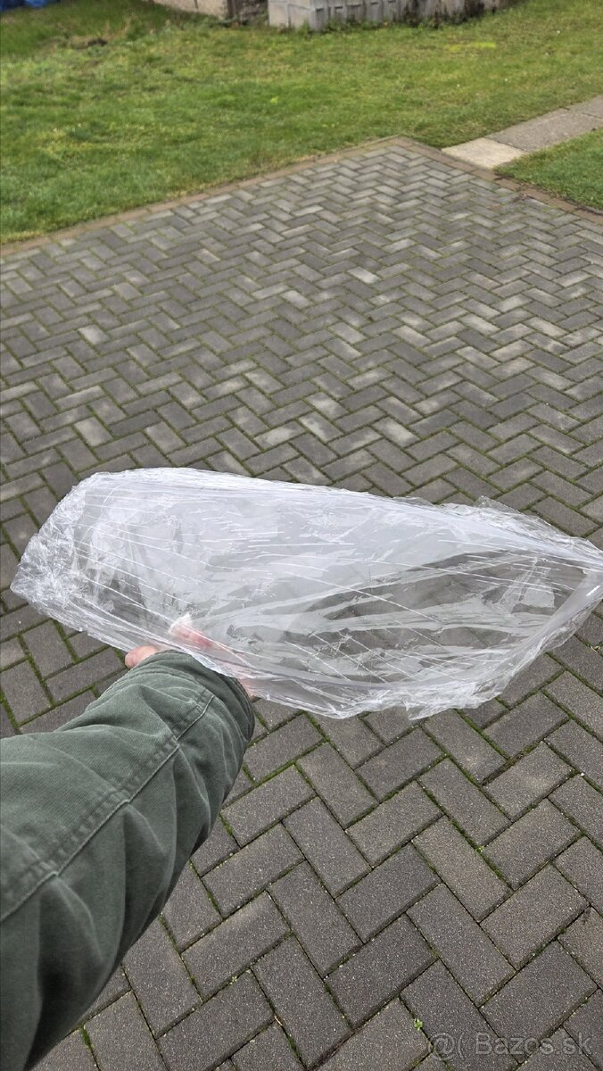 Predám BMW e90/91 plexi na šoférove svetlo