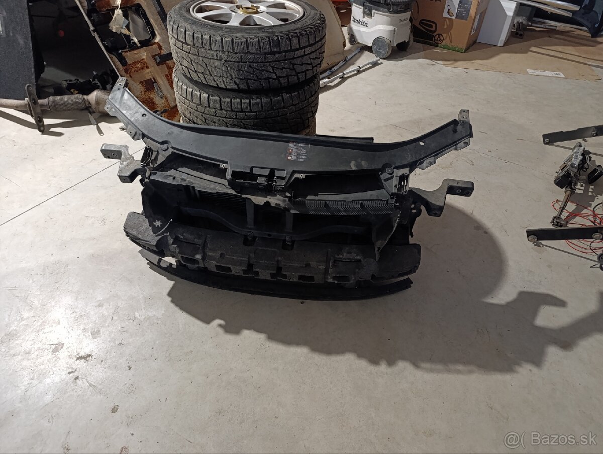 Chladicova stena vw Passat B6