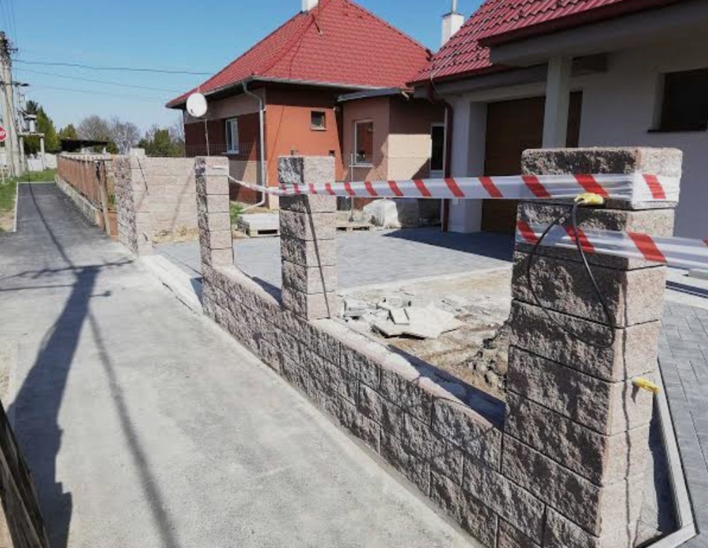 Dobrý deň. Realizujeme Stavebné práce.