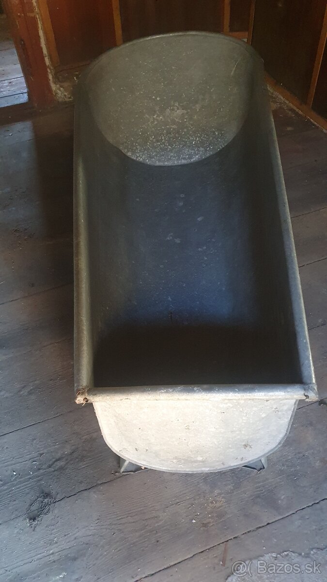 Plechová vaňa