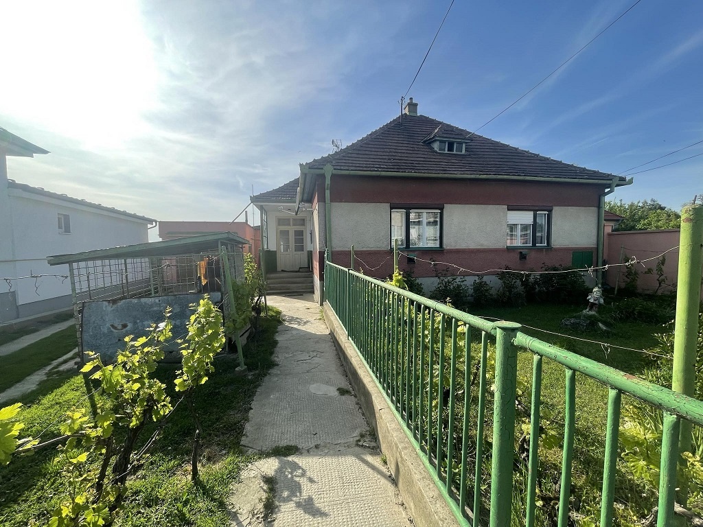 Predaj 3 izbového rodinného domu v obci Topoľnica