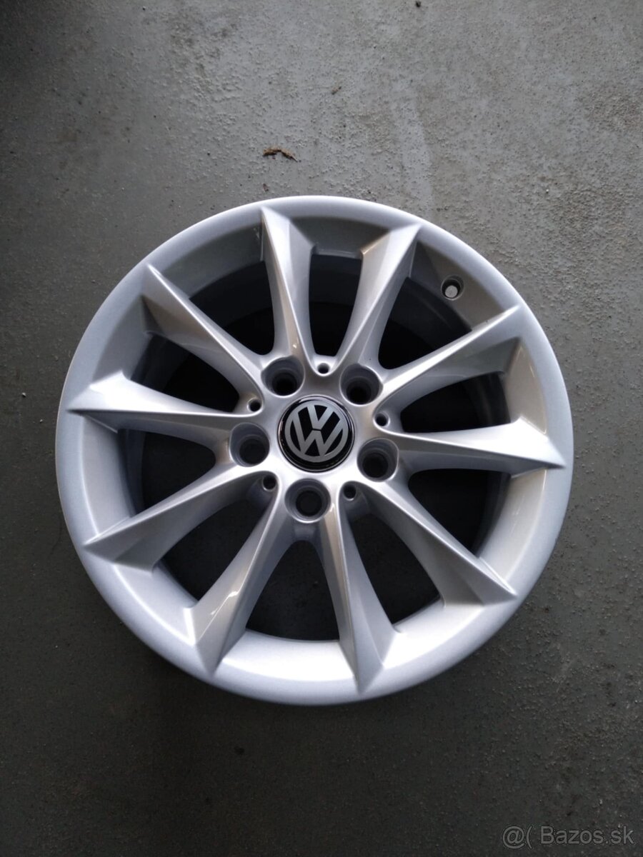 16" sada VW + 215/65 16C letné pneu.
