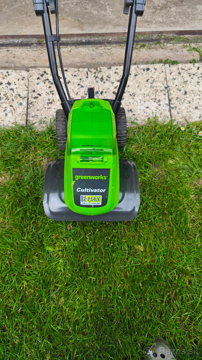 Predám akumulátorový kultivátor Greenworks G40TL
