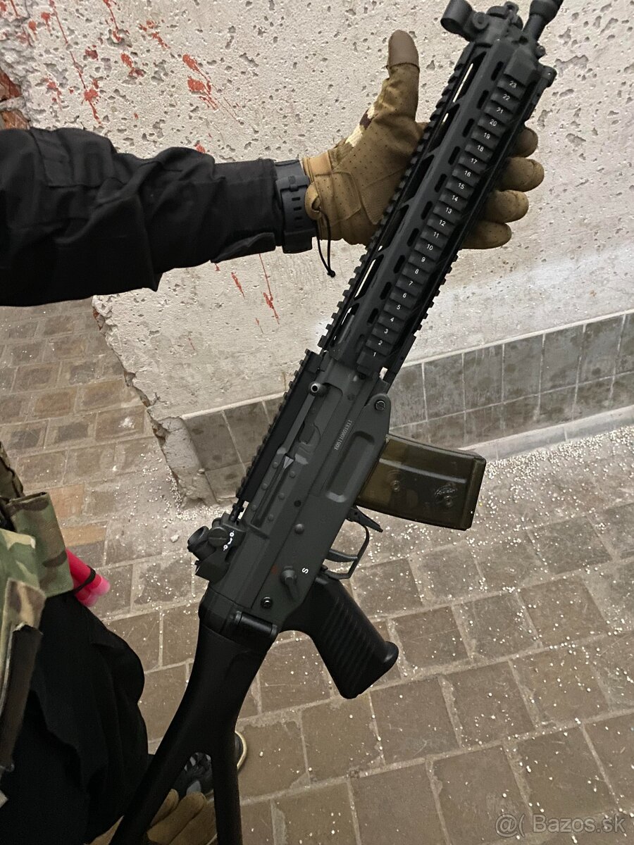 Airsoft swiss arms SIG551 EBB
