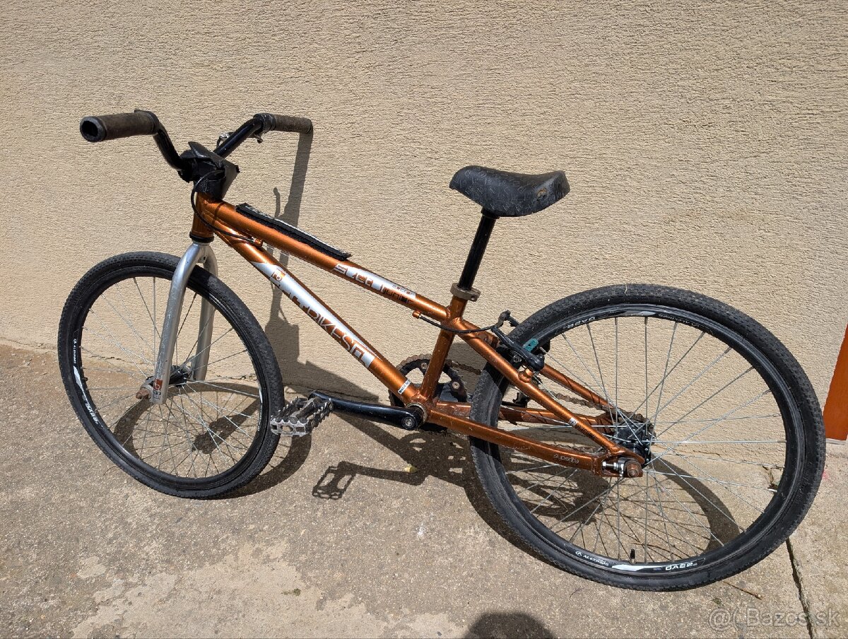 (rezervovaný) Felt Sector Junior