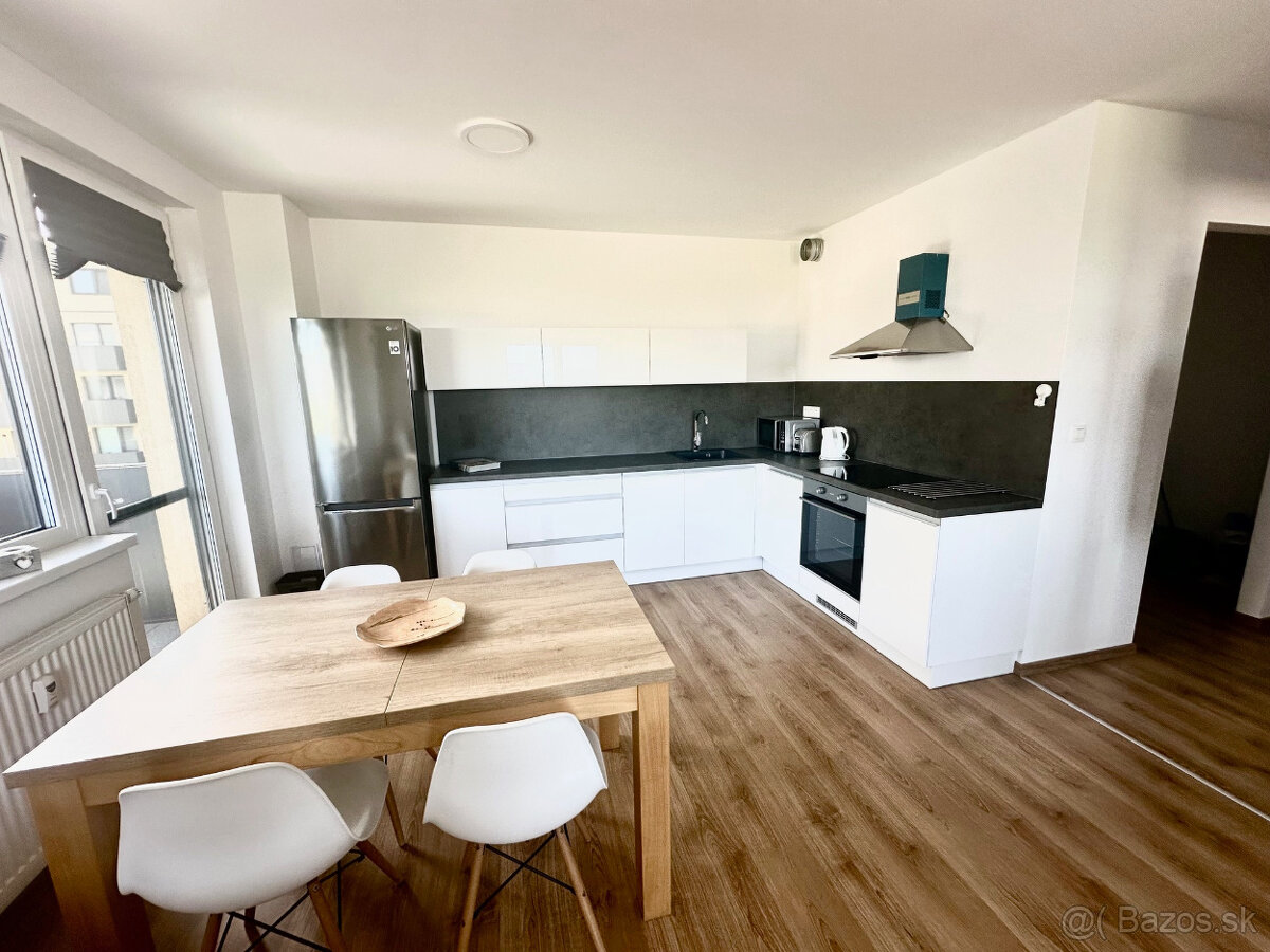 Čiastočne zariadený 3 izb. byt 83,87 m2, garážové státie