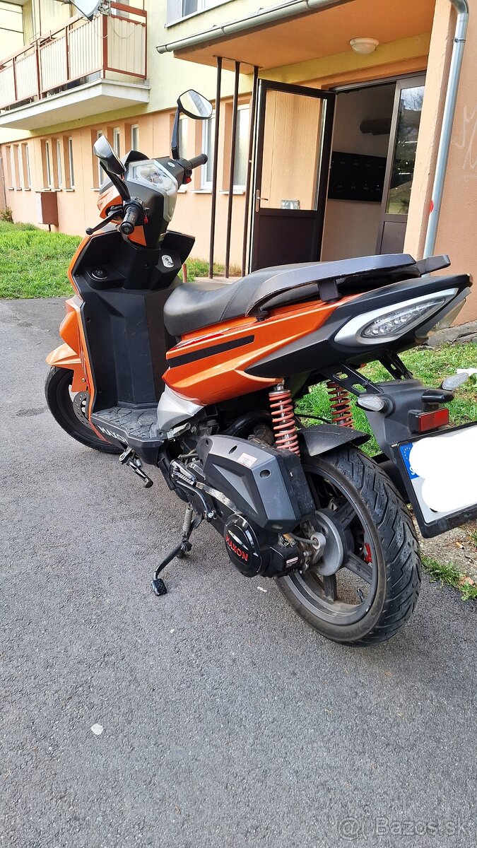 Skúter 125