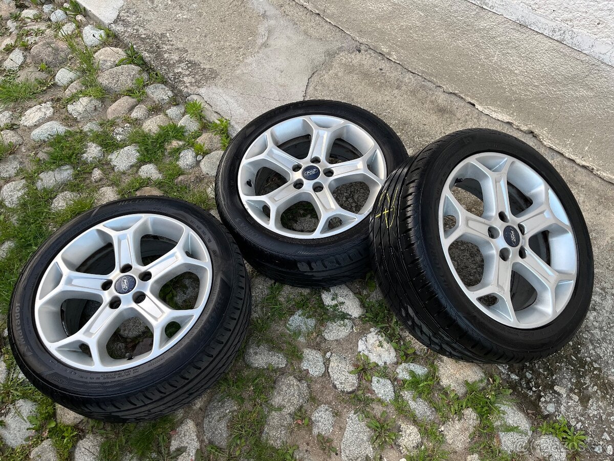Ford 5x108 235/45R17