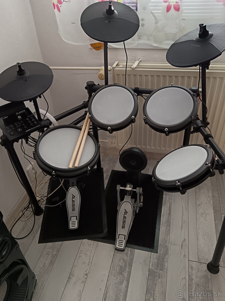 Alesis nitro max