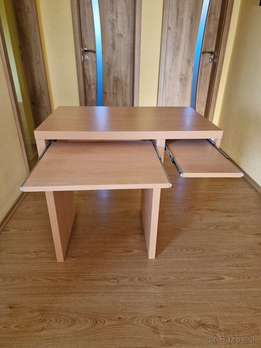 Stolík pod PC