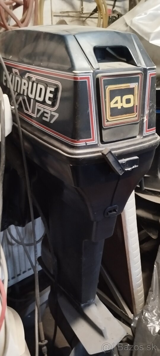 Predám závesný lodný motor Evenrude 40Hp 2takt