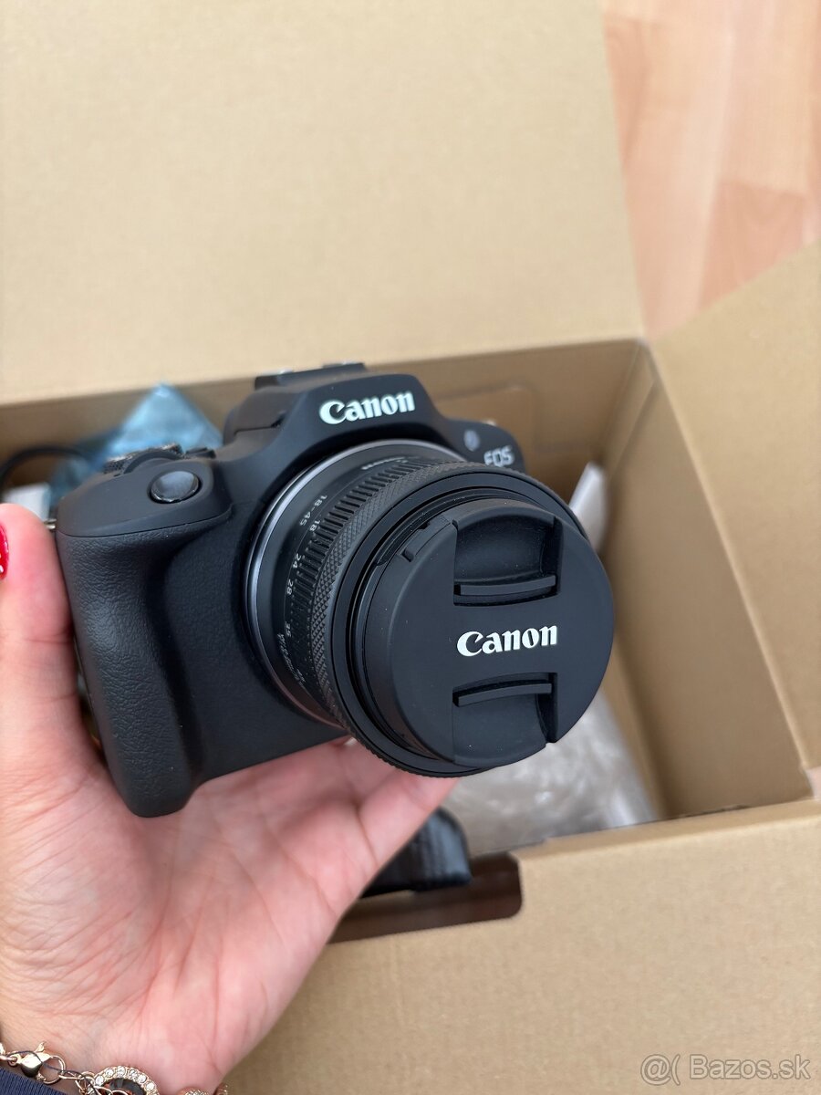 Fotoaparát Canon eos r100