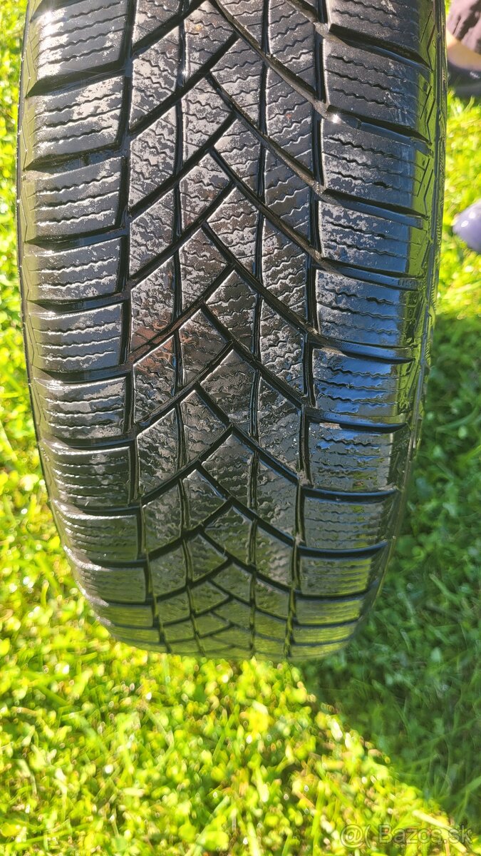 Zimné pneumatiky 185/60 R15 + plechové disk