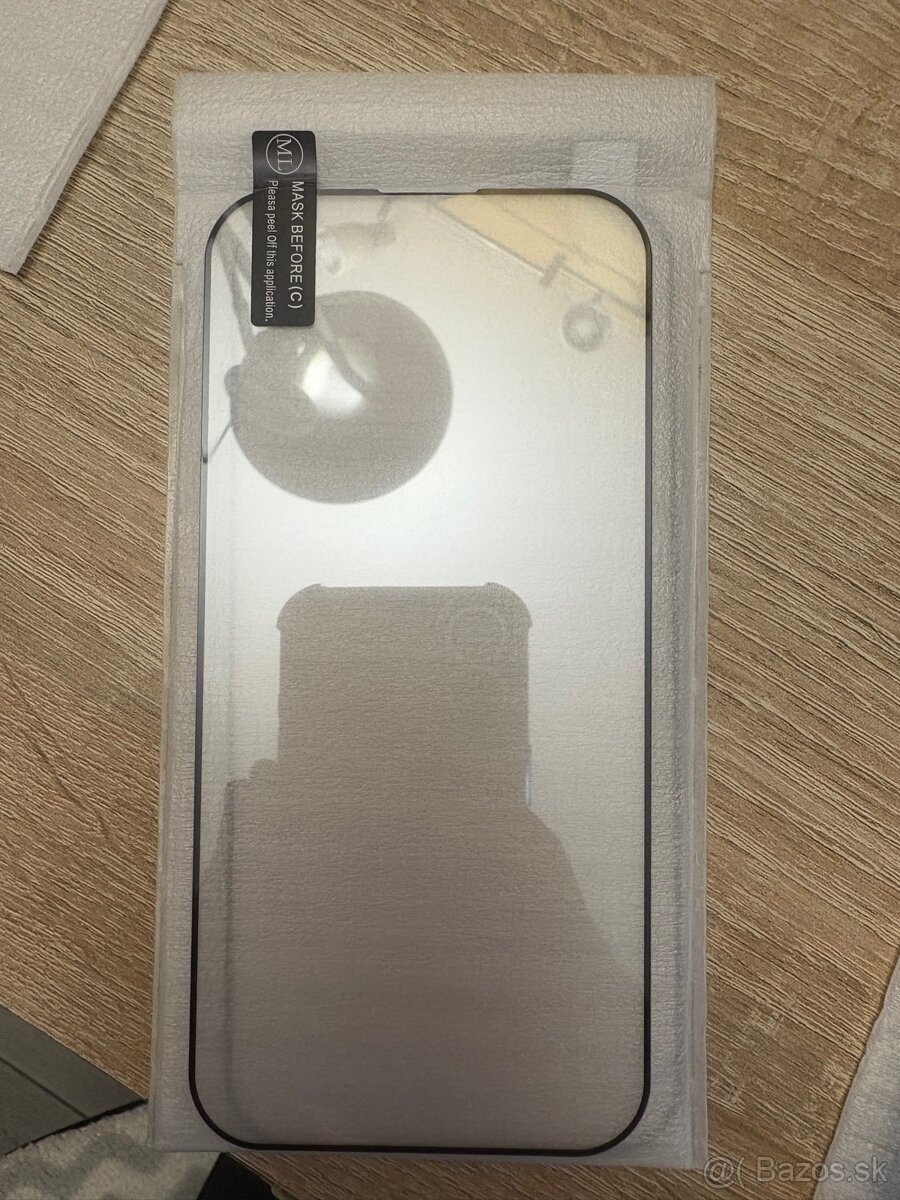 Ochranné sklo na displej aj fotoaparát