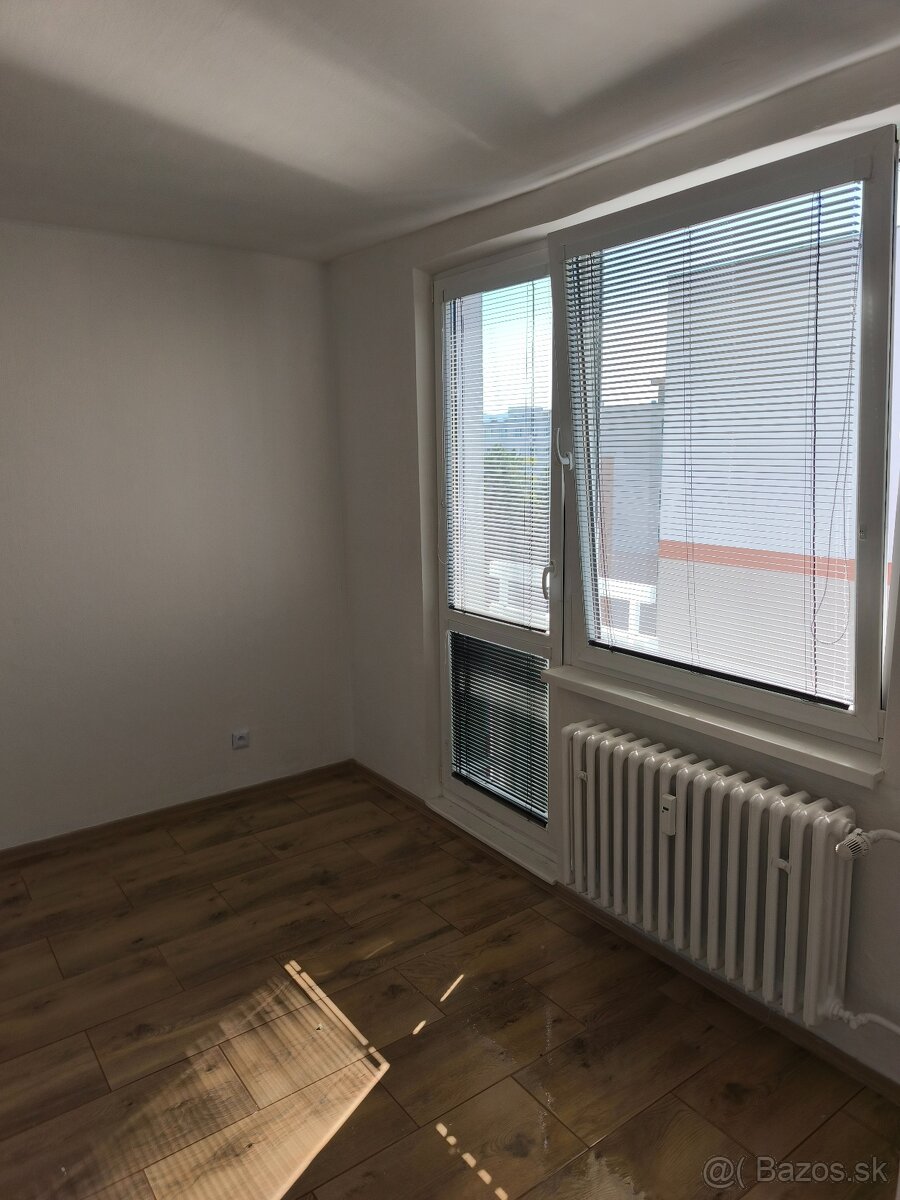 Na predaj: priestranný 1-izbový byt  – Žiar