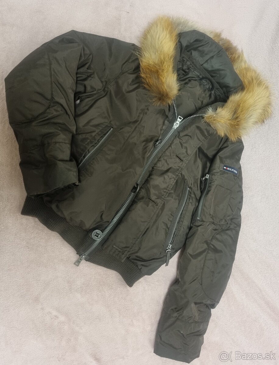 Predám pánsku hnedú bundu s nápisom na rukáve