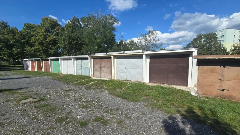 Exkluzívne na predaj garáž v Tlmačoch - Lipník