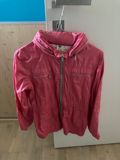 Dievčenská šuštiaková bunda na 9-11 rokov