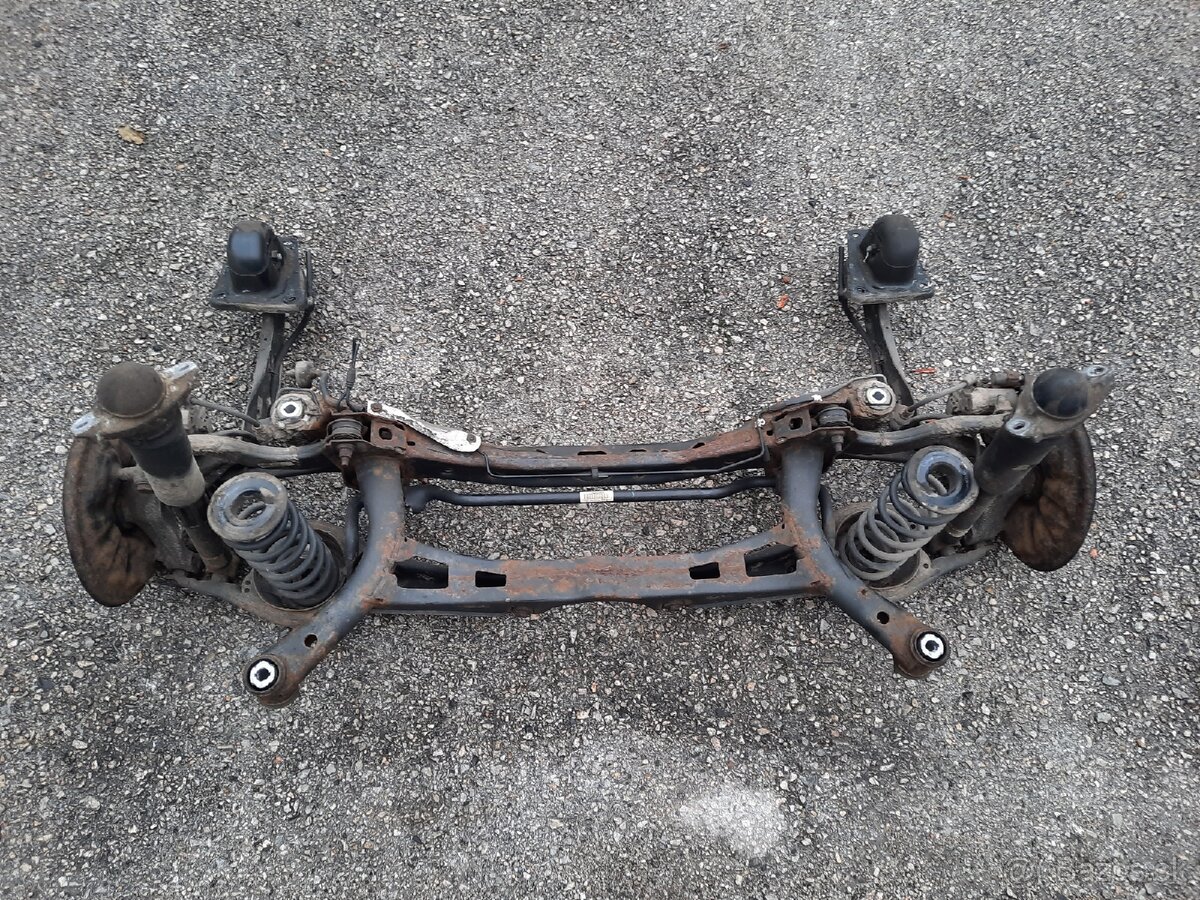zadná náprava Passat B8