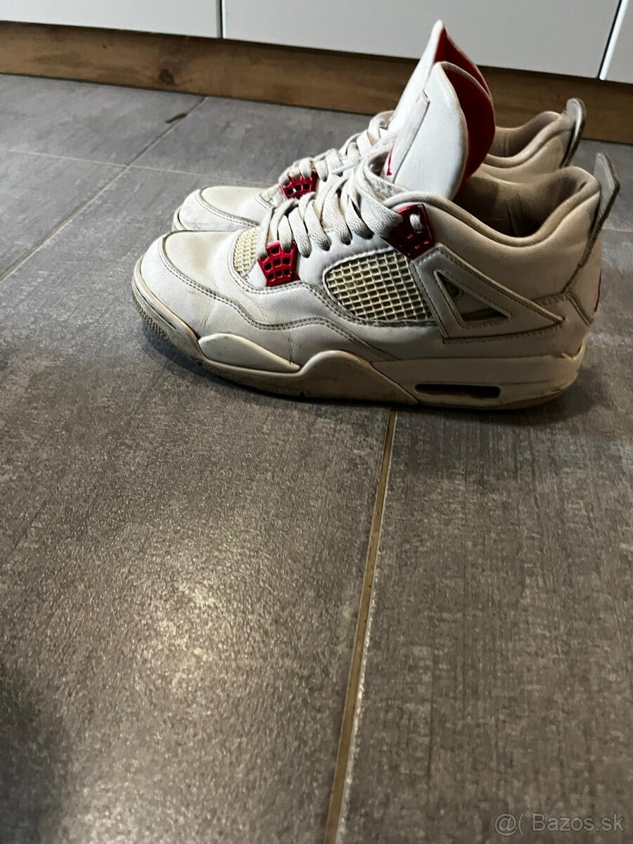 Jordan 4 Retro