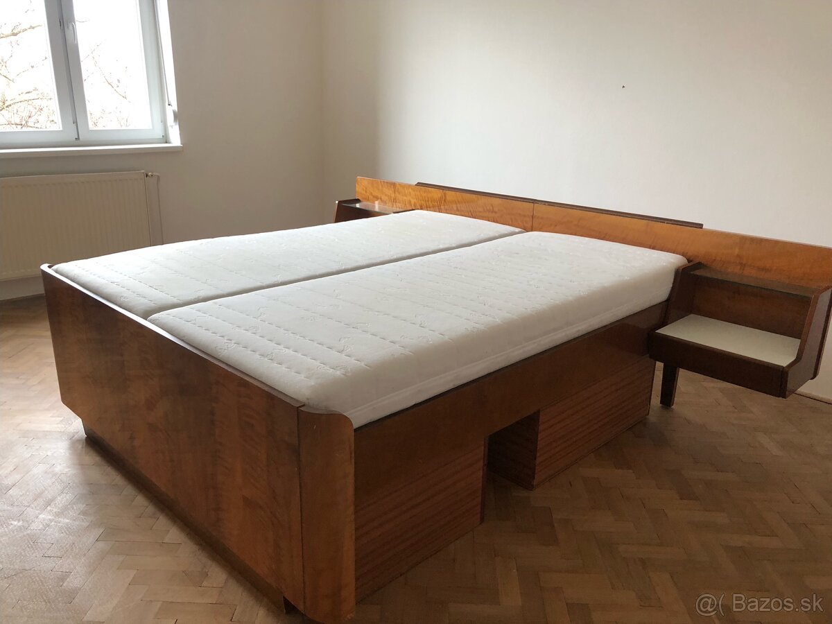 Predam masivnu “retro” postel